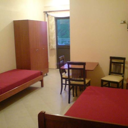 Hotel Natyra E Qete Peshkopi Zewnętrze zdjęcie